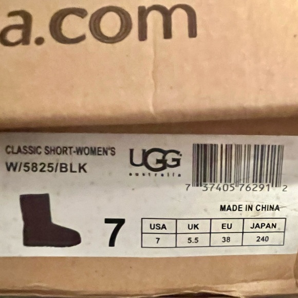New/Box/withTags UGG Classic Short Suede Black Water-Repellent Boots Below $200 - Picture 10 of 11
